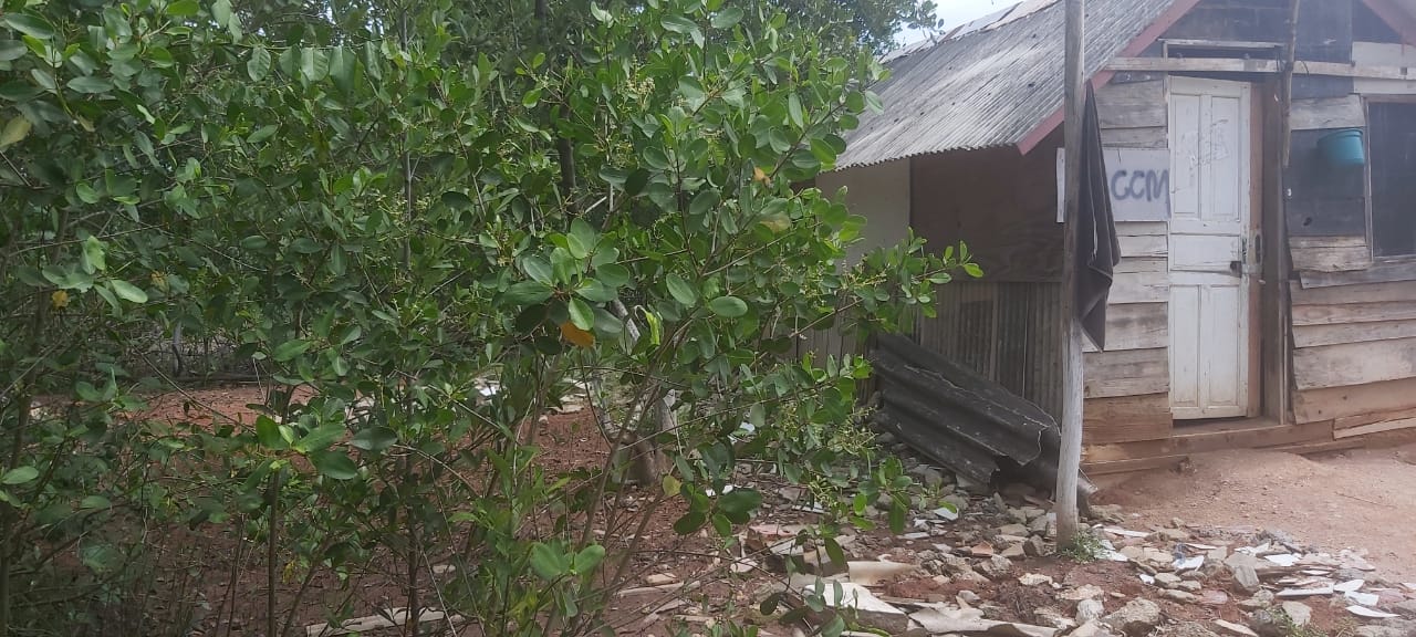 Policiais da 1ª UPAm encontram construção irregular e aterramento em Guaratiba com auxílio do Linha Verde