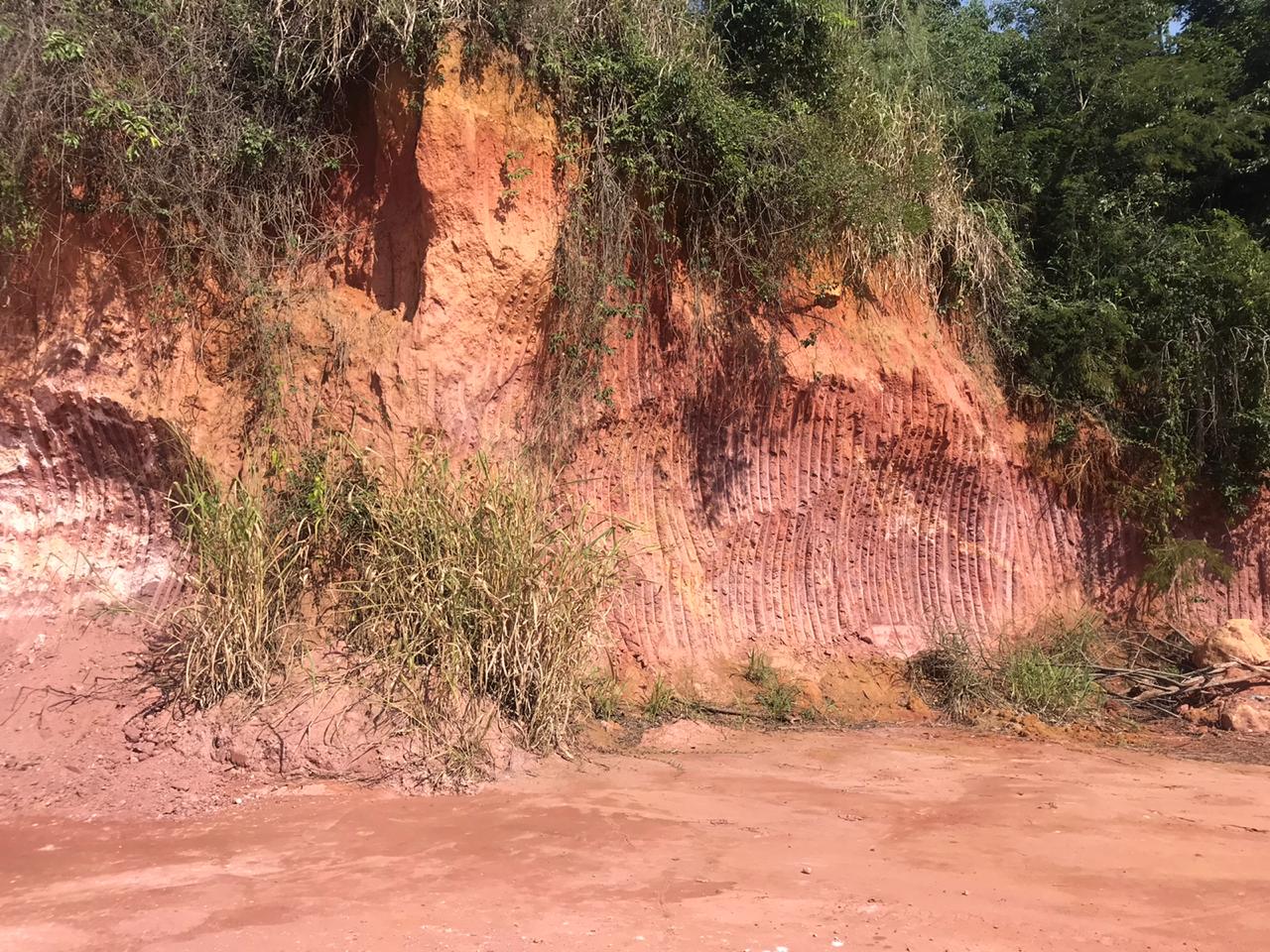 Polícia identifica indícios de extração irregular mineral em Maricá 