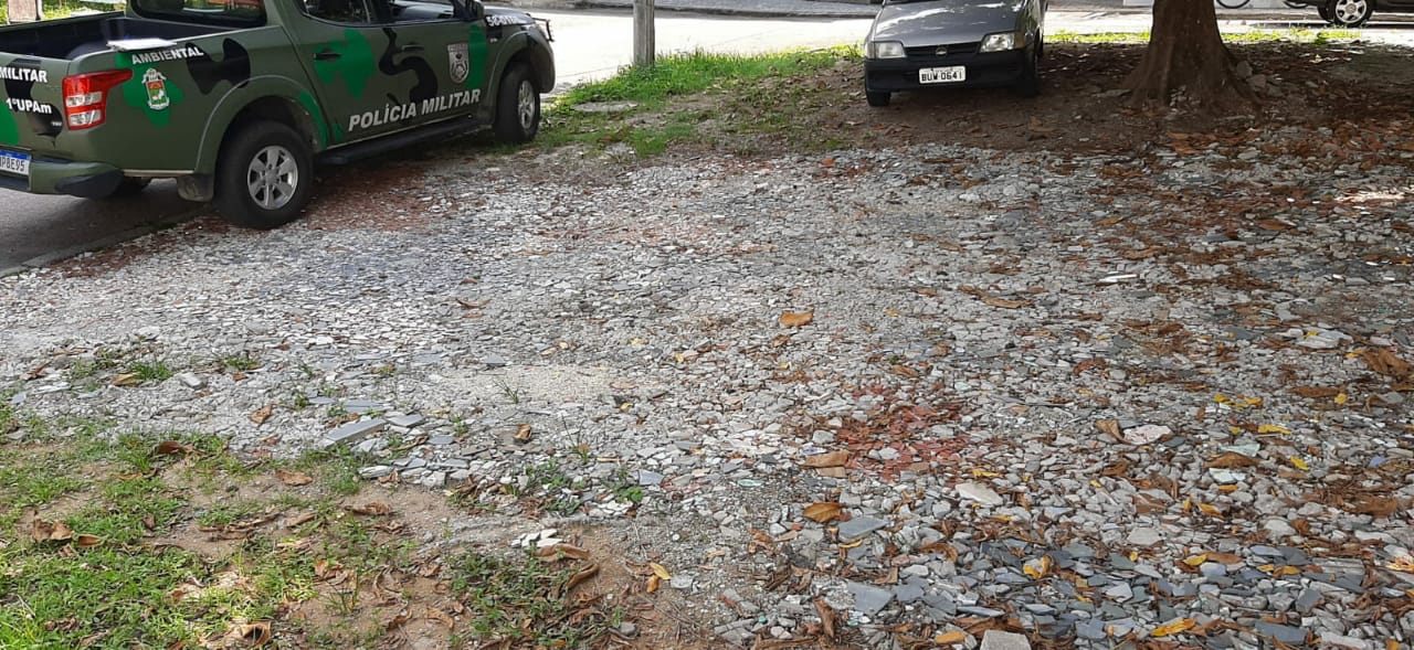 Polícia fiscaliza vila em Campo Grande