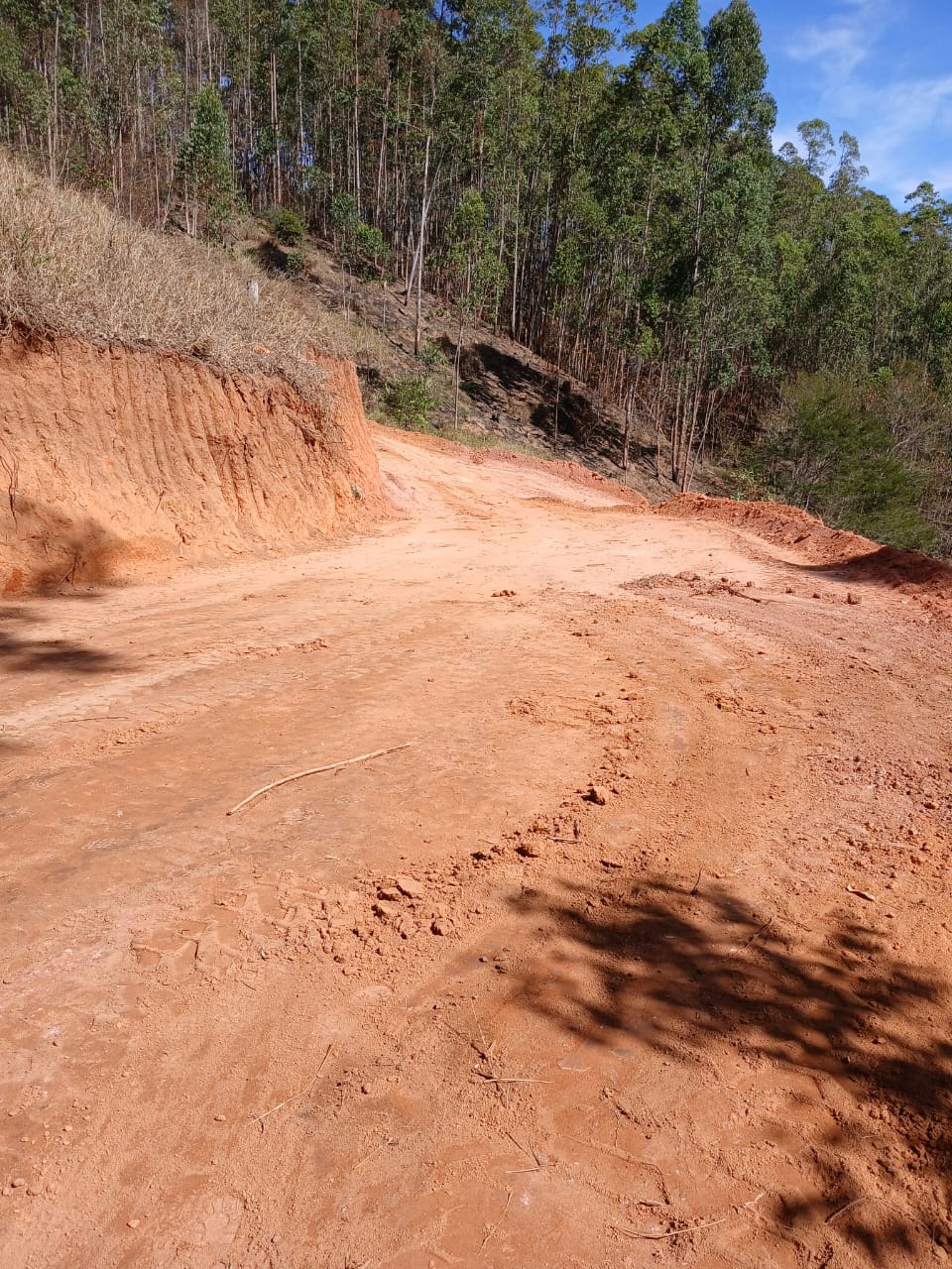 Polícia flagra extração mineral em Santa Maria Madalena após denúncia 