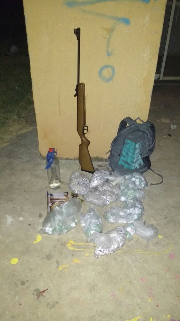 Policiais Militares apreendem drogas e uma arma no Conjunto Habitacional Valdariosa, com ajuda do Whatsapp dos Procurados