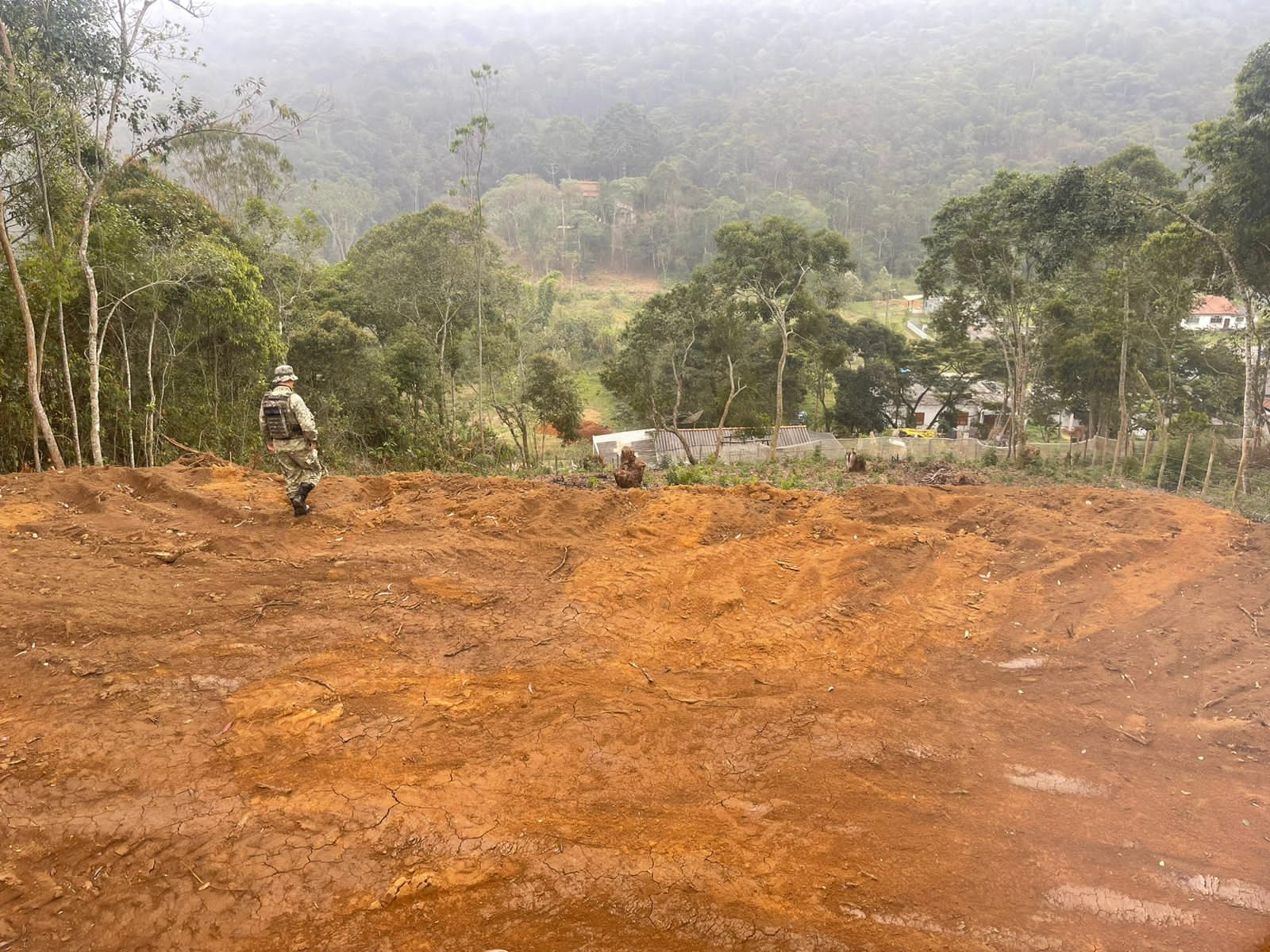 UPAm Três Picos identifica terraplanagem e outros crimes ambientais em Nova Friburgo, com auxílio de denúncia