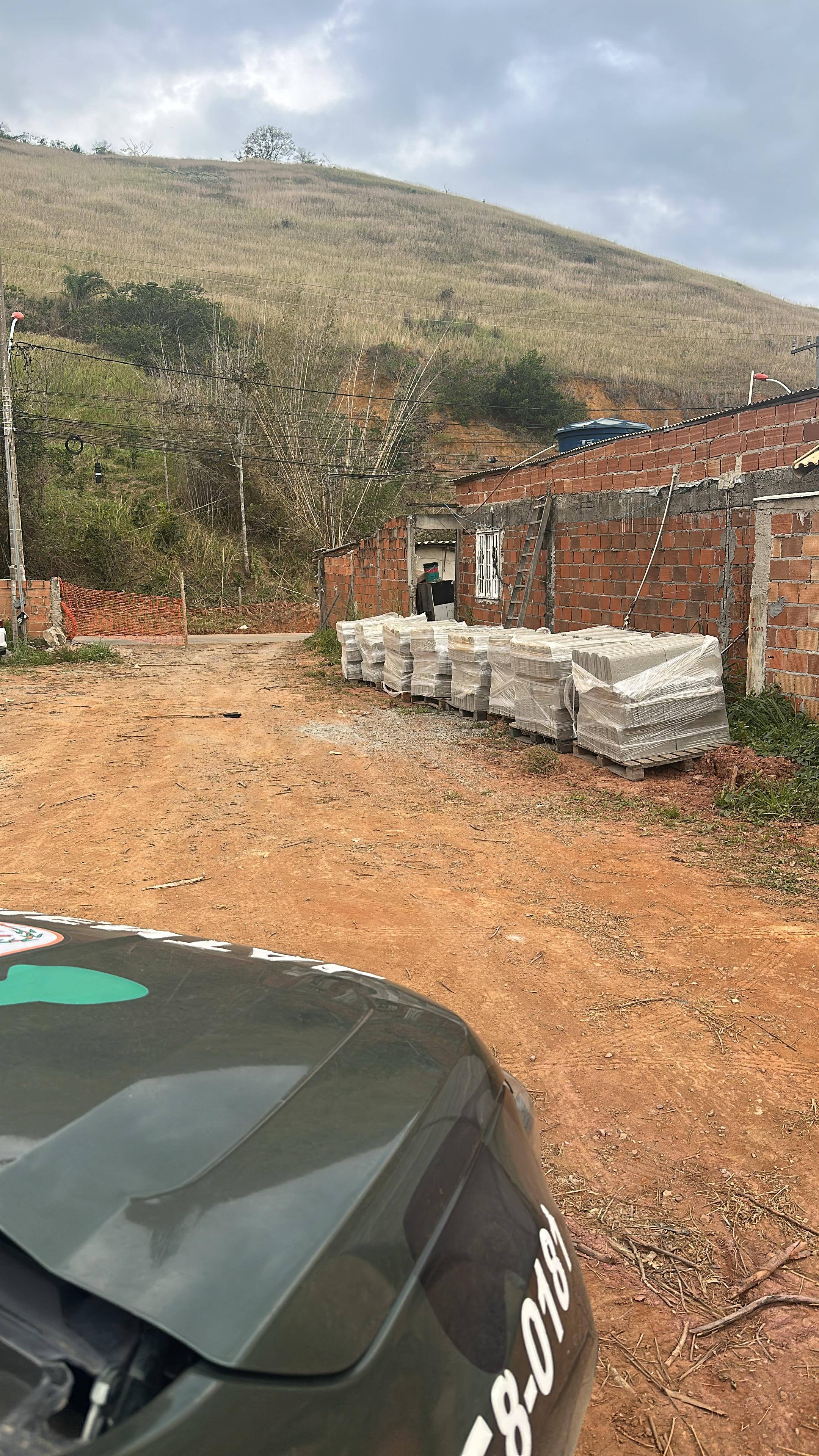 6ª UPAm fiscaliza terreno em Maricá após denúncia de crime ambiental 