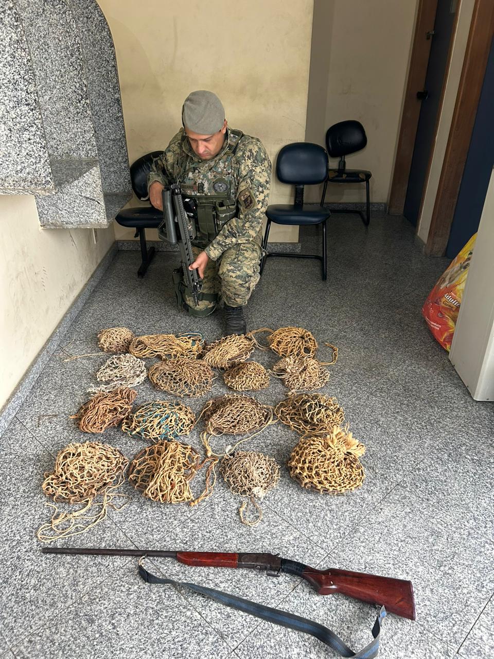 UPAm Desengano apreende armadilhas de caça e arma de fogo em São Fidélis com denúncia repassada pelo programa Linha Verde 