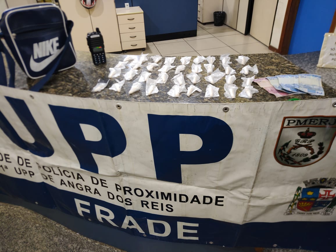 UPP Frade apreende drogas após verificação de informação do Disque Denúncia