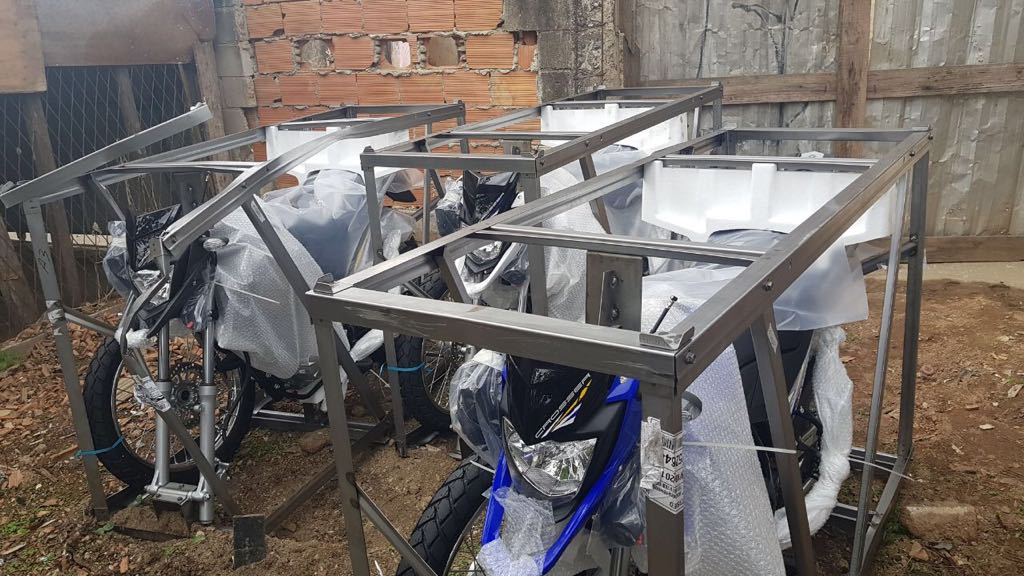 Policiais Militares recuperam carga roubada de motos zero km no Complexo da Pedreira