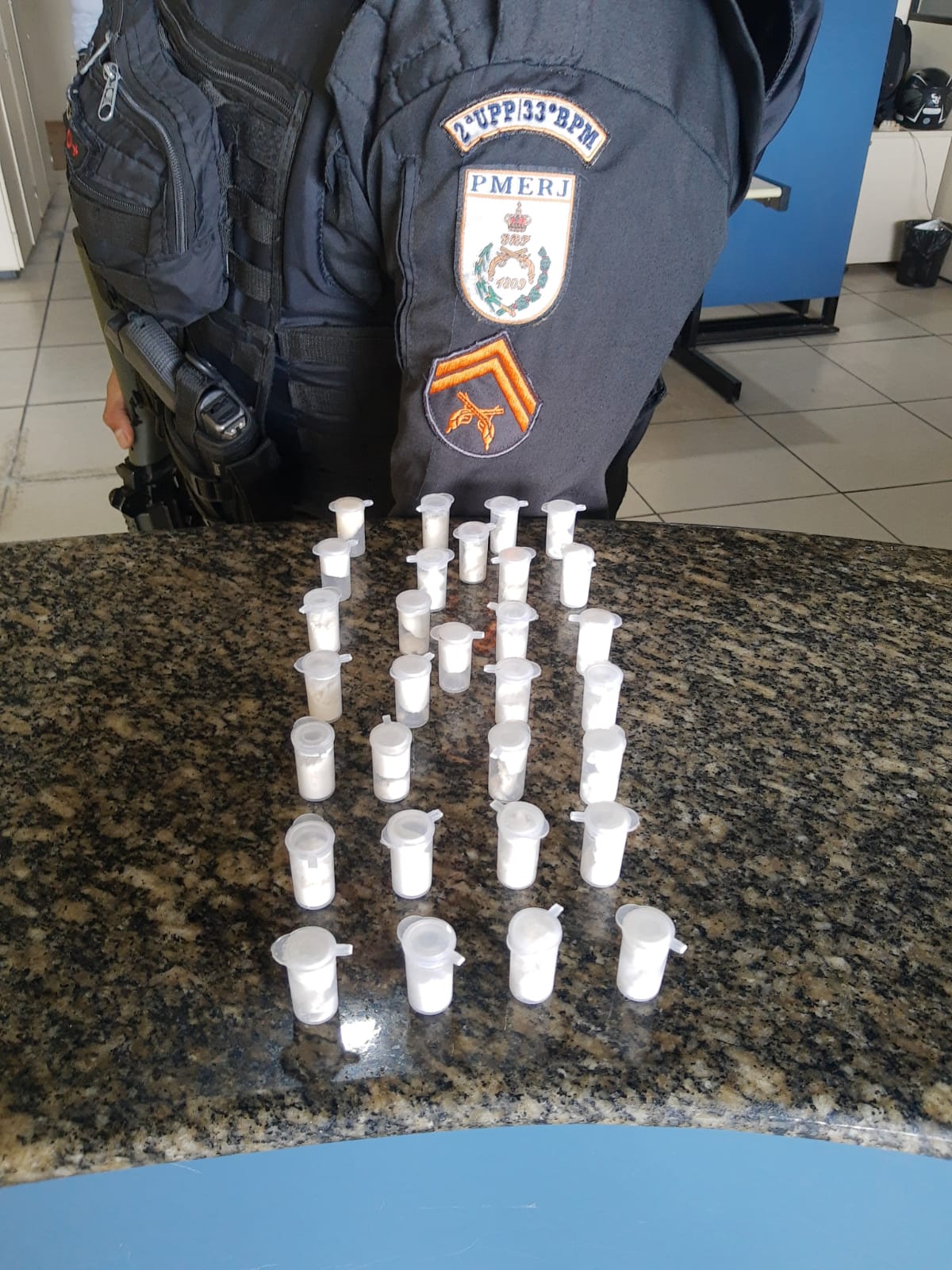 Polícia apreende pinos de cocaína na Banqueta quando verificava informes de tráfico encaminhados pelo Disque Denúncia