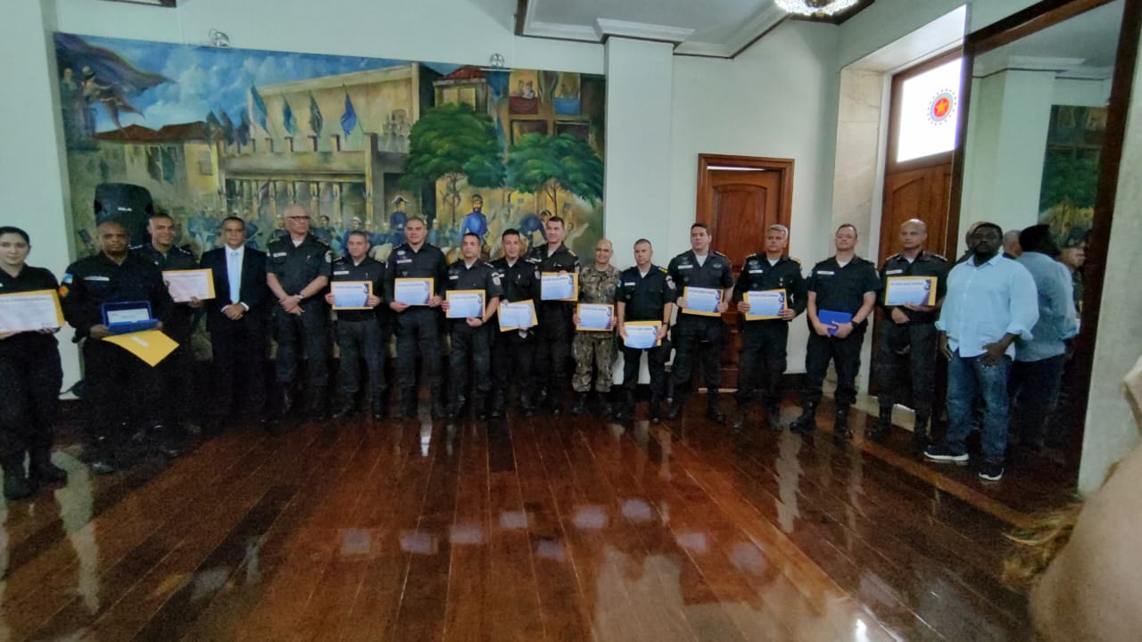Disque Denúncia contempla unidades policiais, no Prêmio Destaque Policial, em cerimônia no Quartel General da PMERJ