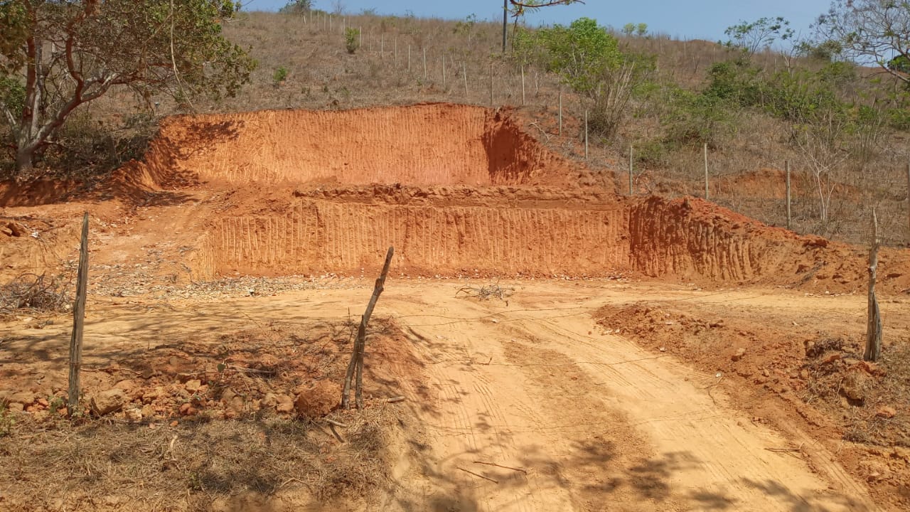 3ª UPAm encontra indícios de extração de argila dentro de área de preservação em Santo Antônio de Pádua