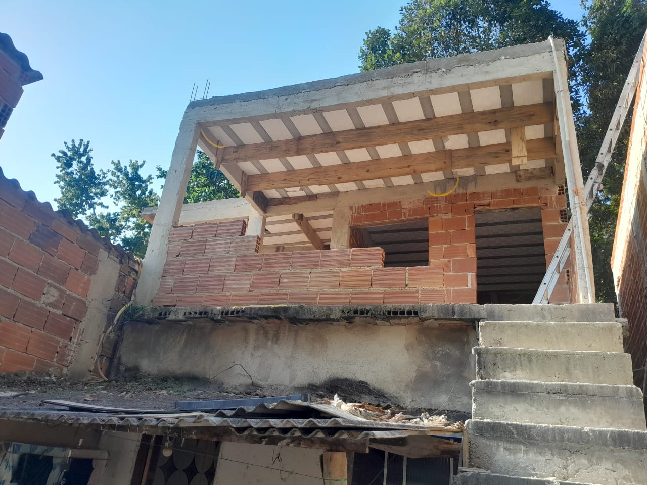 6ª UPAm identifica construção irregular em Itaipu, com auxílio de denúncia 