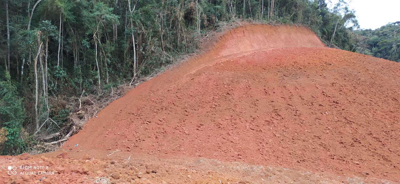 Polícia ambiental localiza aterro e desmatamento em área de 20 mil metros quadrados em Sumidouro