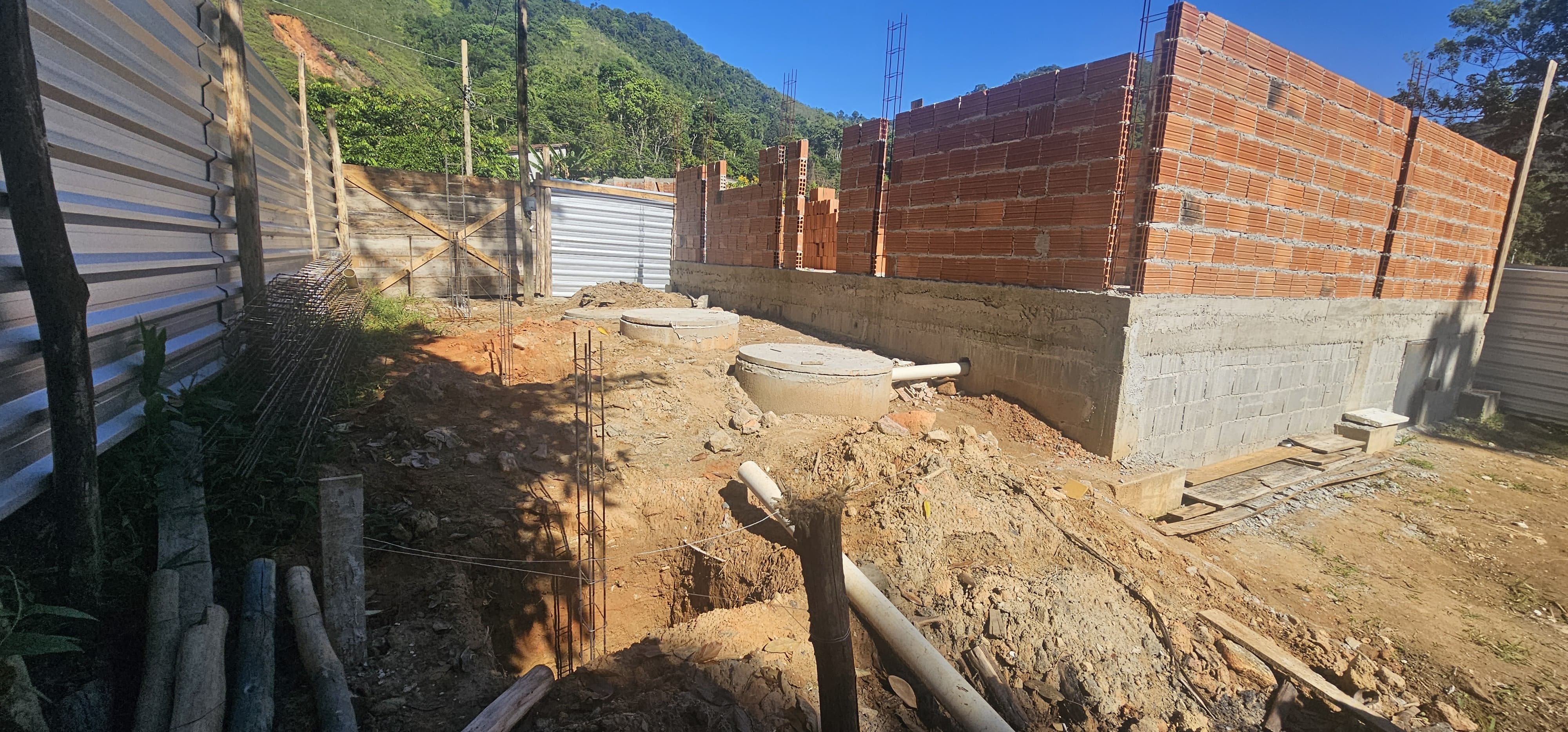 Polícia Ambiental identifica construção irregular na Prainha de Mambucaba em Paraty 