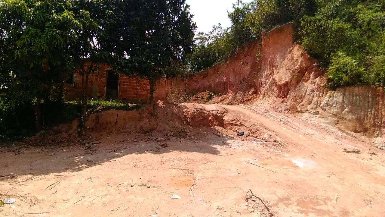 Polícia Ambiental identifica extração de barro em Magé