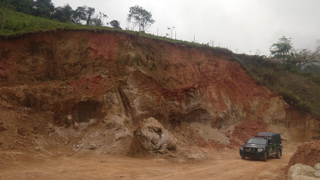 Polícia Ambiental verifica denúncia de extração mineral em Angra dos Reis