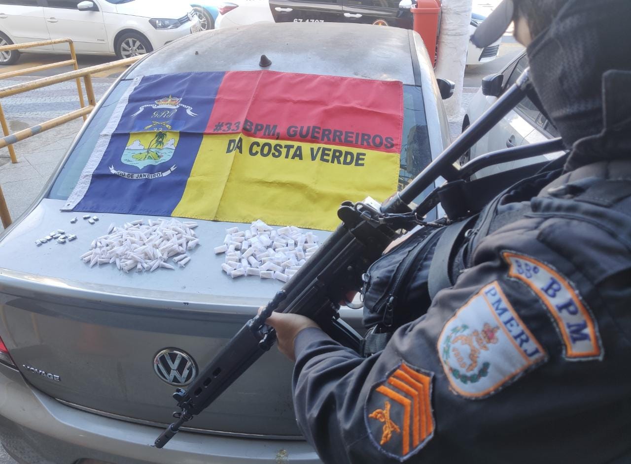 Polícia Militar apreende drogas no Promorar, em Angra dos Reis
