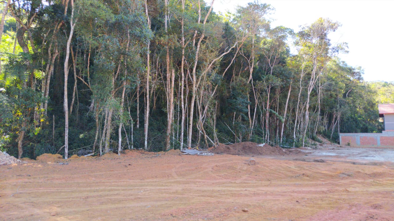 Polícia Militar ambiental localiza área de 3 mil metros quadrados aterrada e terraplanada ilegalmente em Nova Friburgo