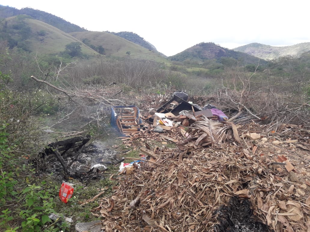Lixão clandestino em Santa Maria Madalena é descoberto após denúncias do Linha Verde
