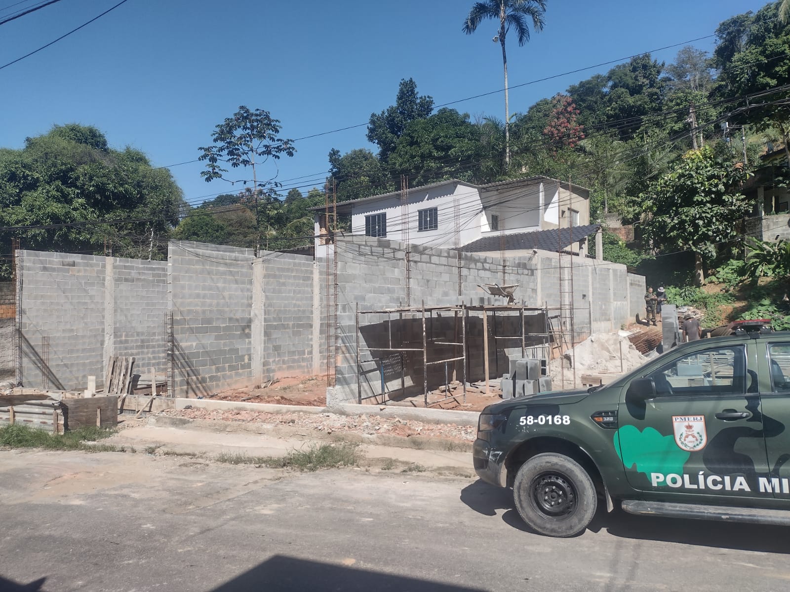 Polícia Ambiental identifica construção irregular em Duque de Caxias