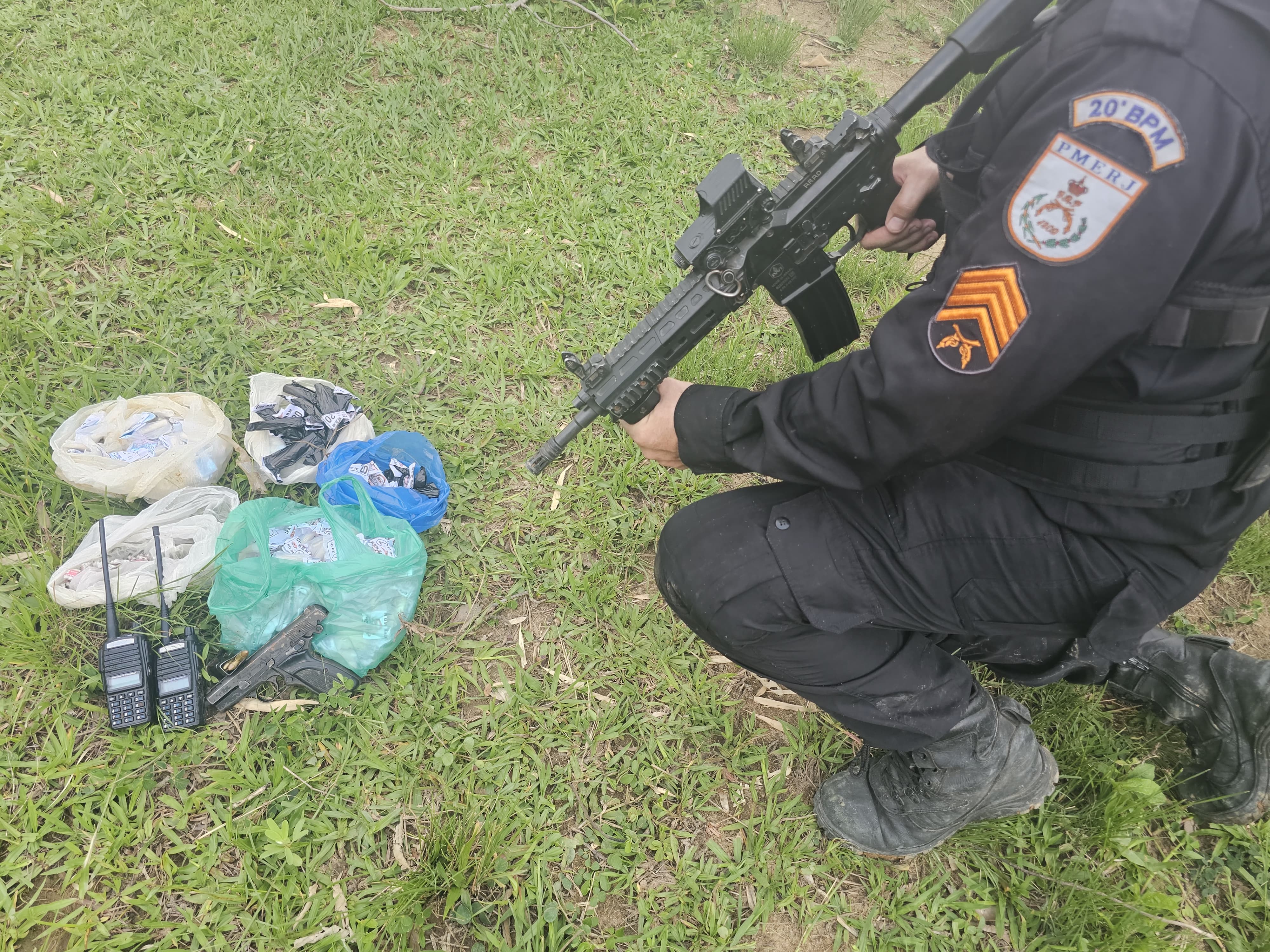 Disque Denúncia ajuda a polícia na prisão de traficante na Comunidade da Bacia