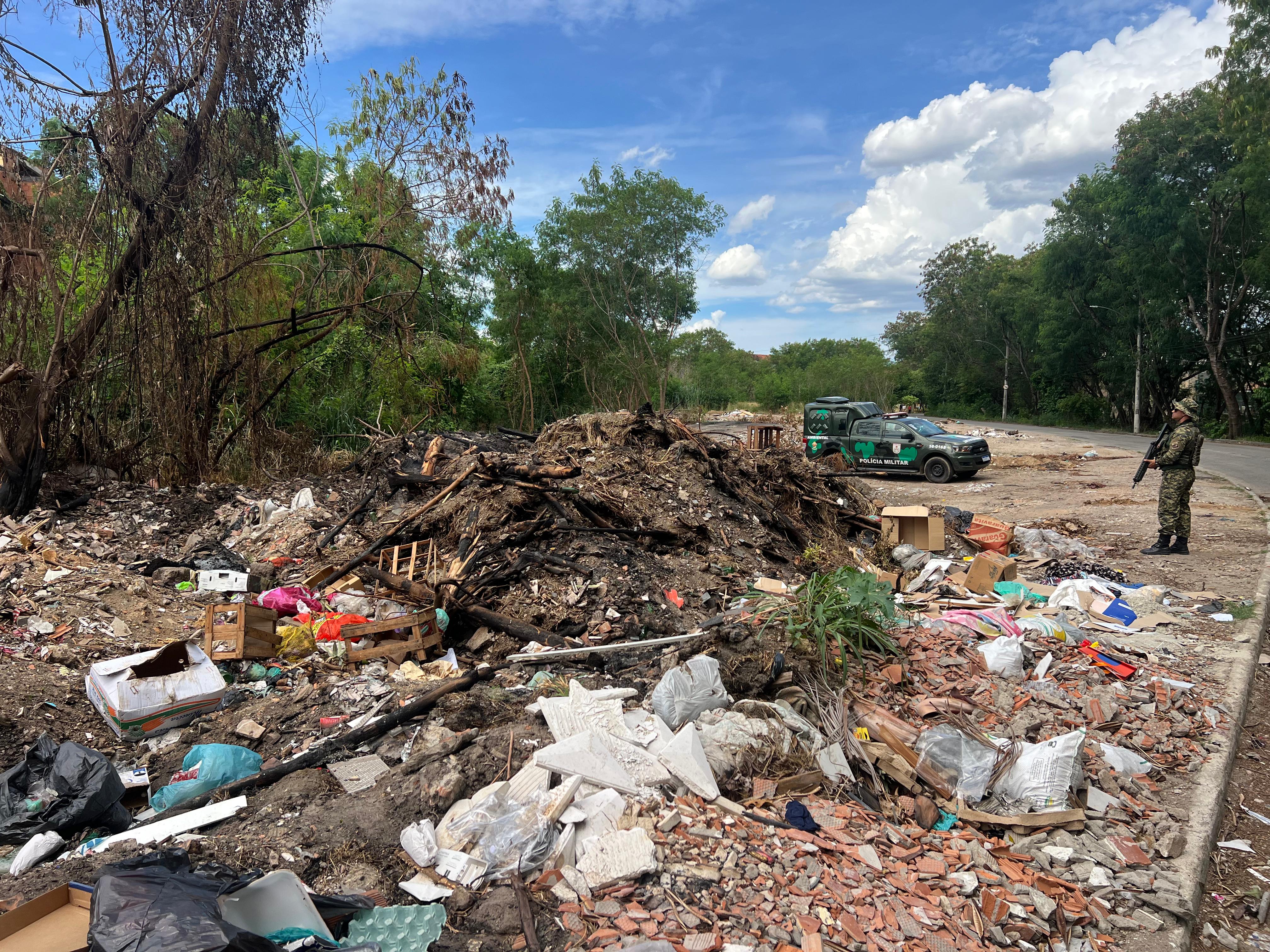 Bota fora irregular é encontrado em Campo Grande, degradando 5 mil metros quadrados de área 