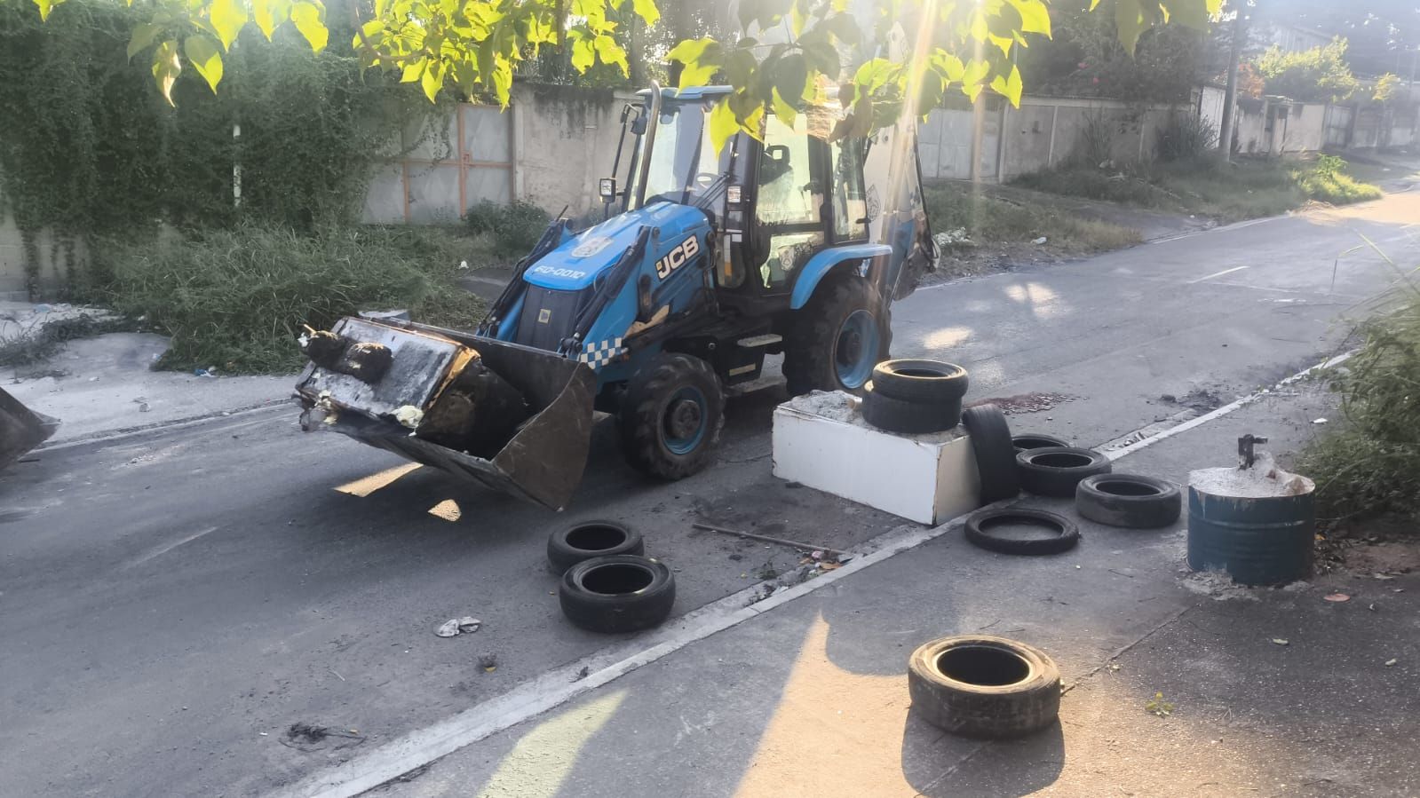  7° BPM retira 16 toneladas de barricadas em São Gonçalo