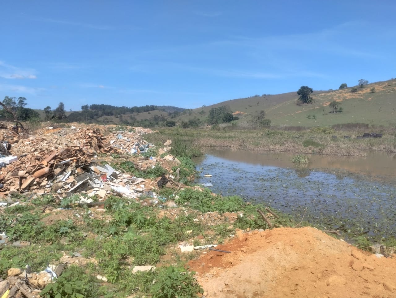 Através do Linha Verde, polícia identifica aterro em área de preservação permanente em Miracema