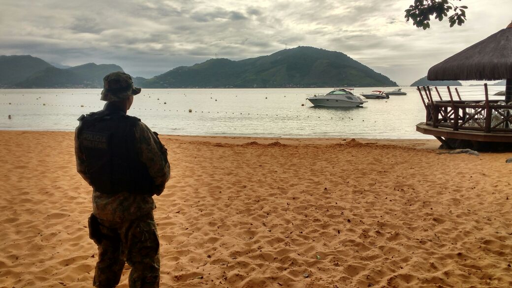 Denúncia de pesca irregular leva policiais militares ambientais a apreenderem rede de pesca de 80 metros de comprimento