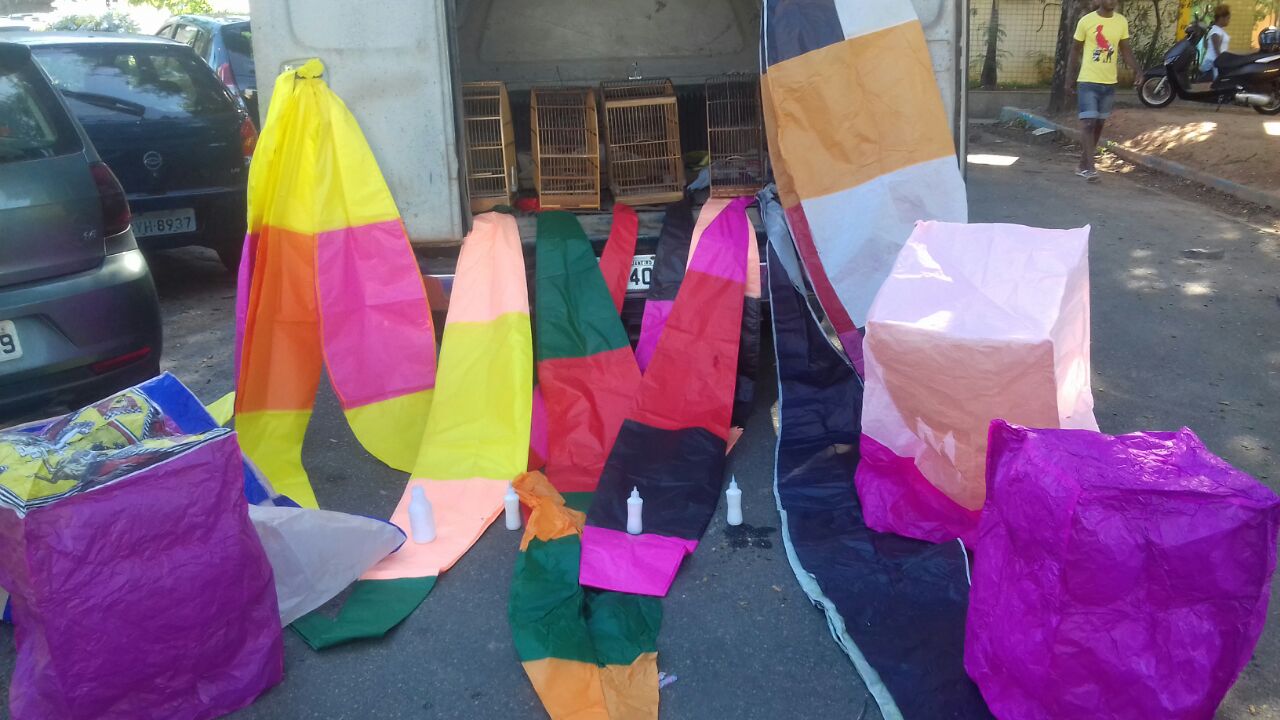 15 balões são apreendidos após denúncia do Linha Verde