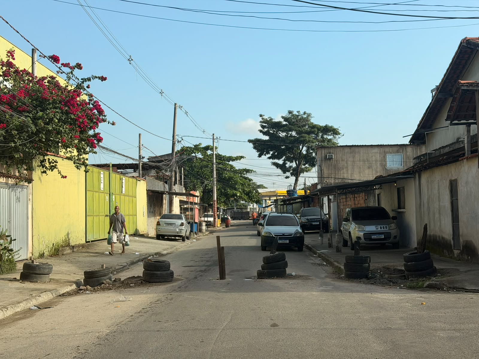 20° BPM retira 2 toneladas de barricadas em Mesquita