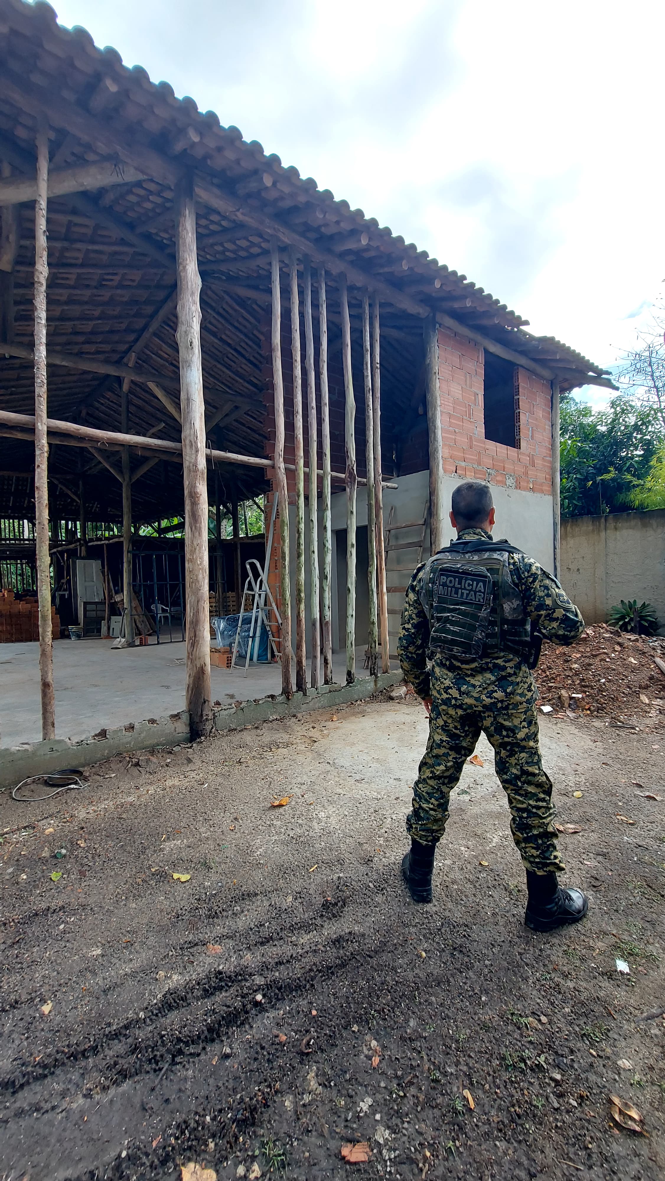 Polícia encontra construções irregulares em Vargem Grande 