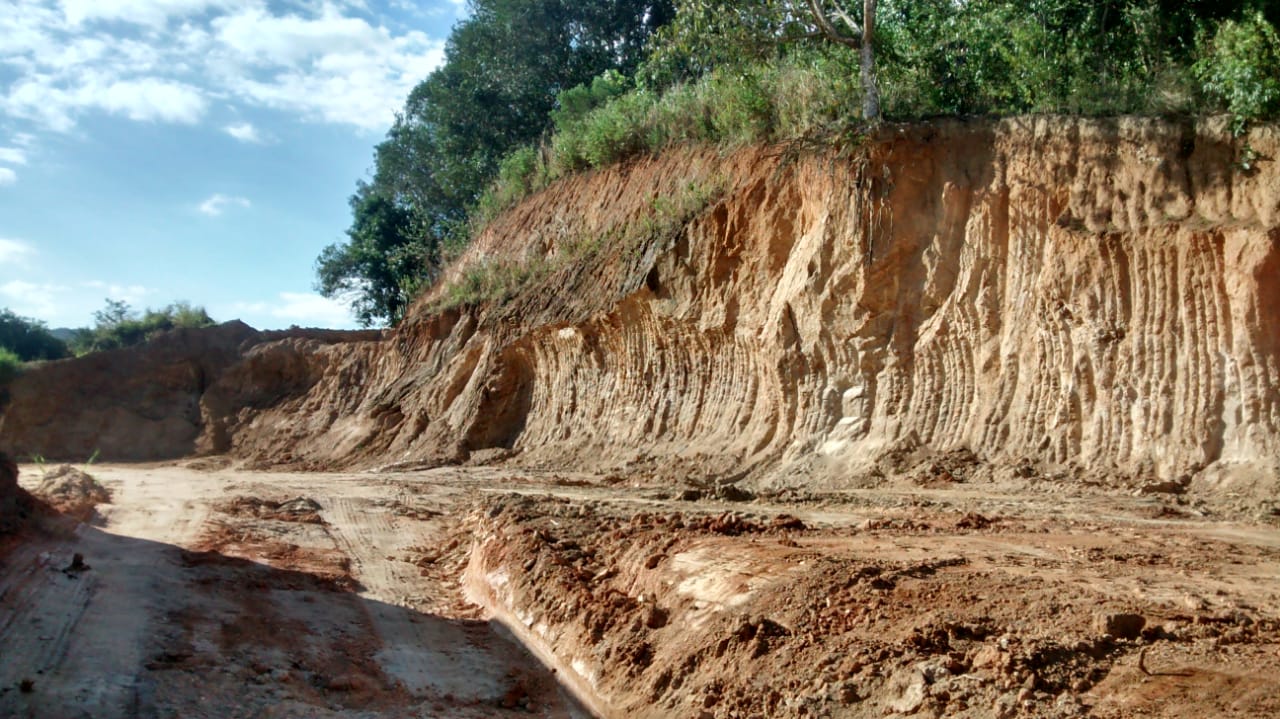 Policiais Ambientais da Serra da Tiririca encontram crimes ambientais em terreno com cerca de 2800 m² em Rio Bonito