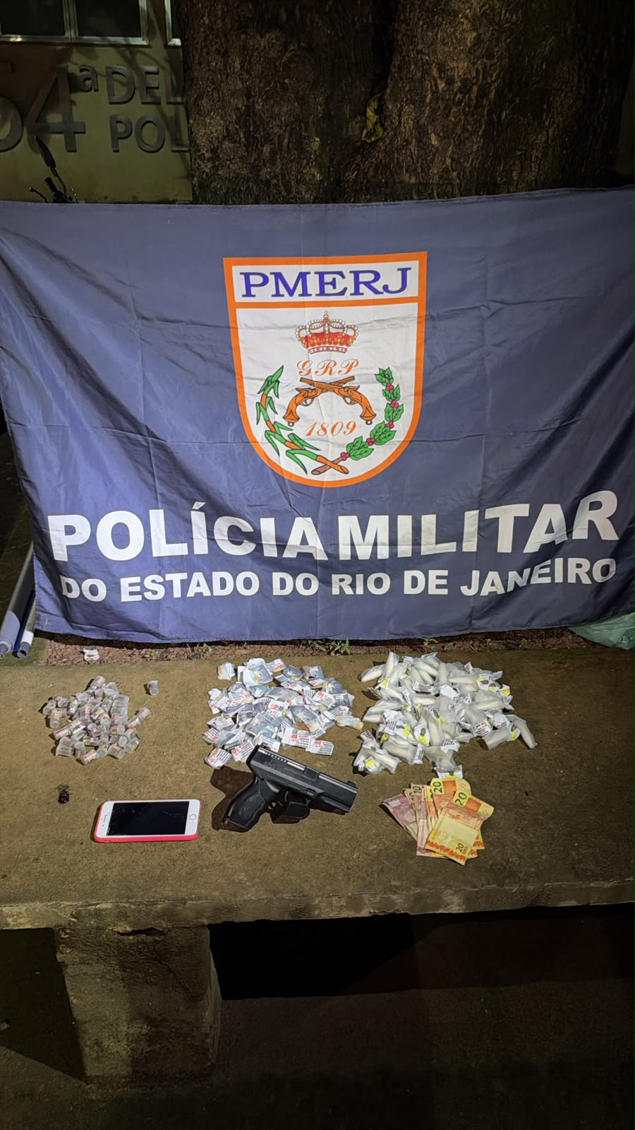 Informações do Disque Denúncia ajudam militares do 39°BPM a apreender drogas em Belford Roxo